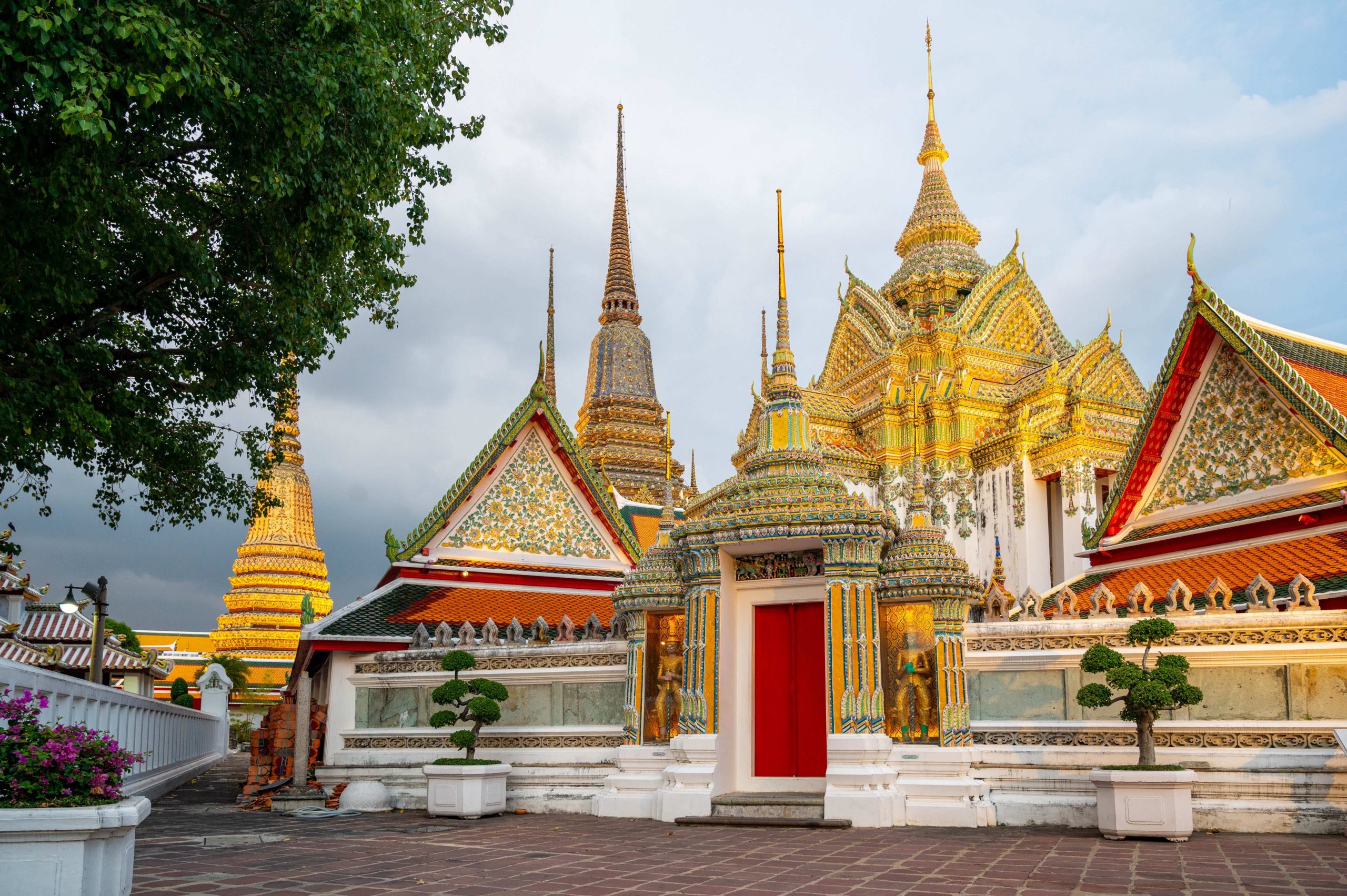 Wat Pho in Bangkok.jpg
