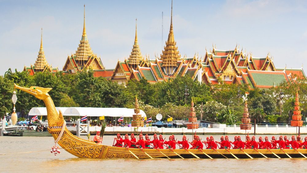 long-tail boat canal bangkok